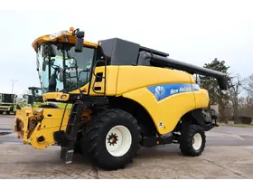 New Holland CR 9060 Elevation 2009 г. - Фото: 1