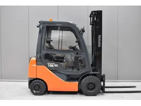 TOYOTA 02-8FDF15 2014 г. - Фото: 1