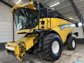 New Holland CХ 860 2003 г. - Фото: 1