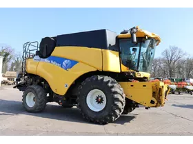 New Holland CR 9070 Elevation 2010 год - Фото: 1