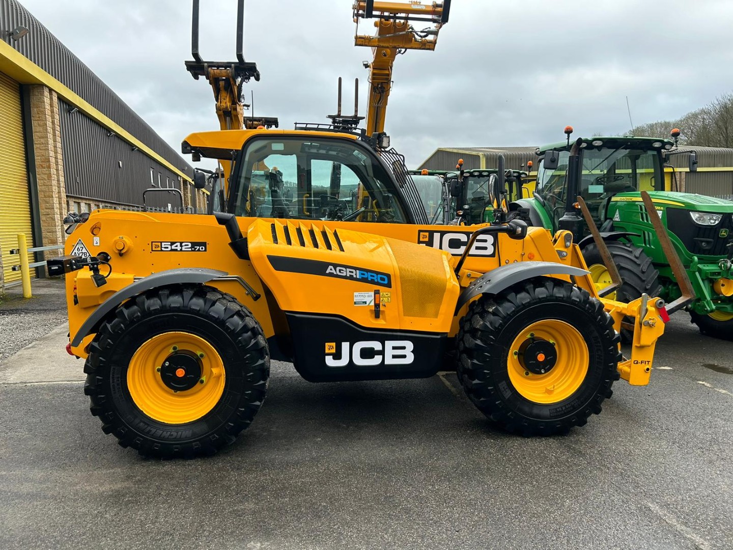 Телескопічний навантажувач JCB 542-70 Agri Pro 2020 рік купити в