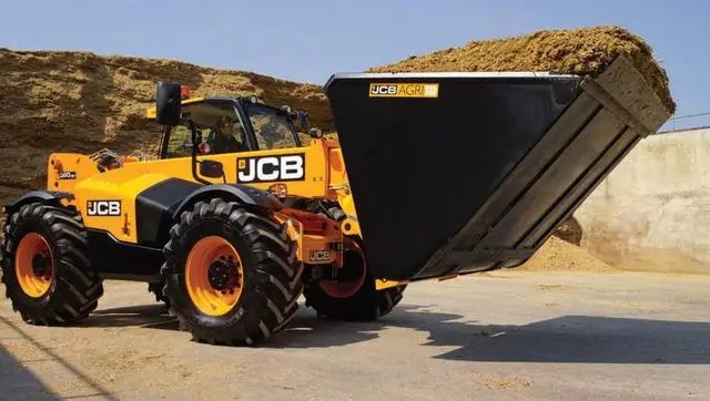 Фото телескопічного навантажувача JCB