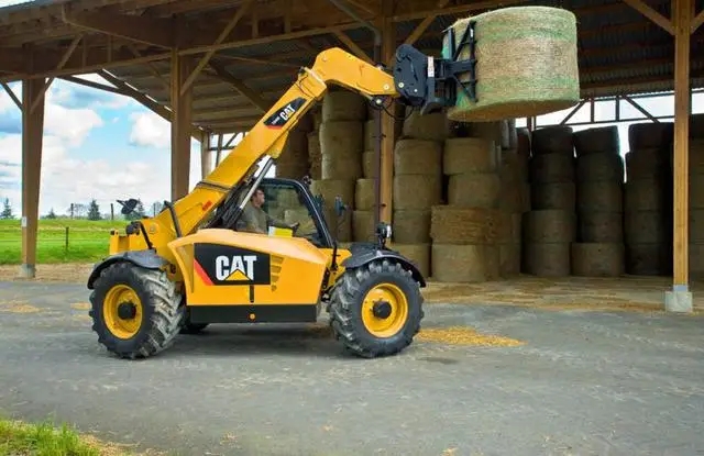 Фото маленького навантажувача Caterpillar