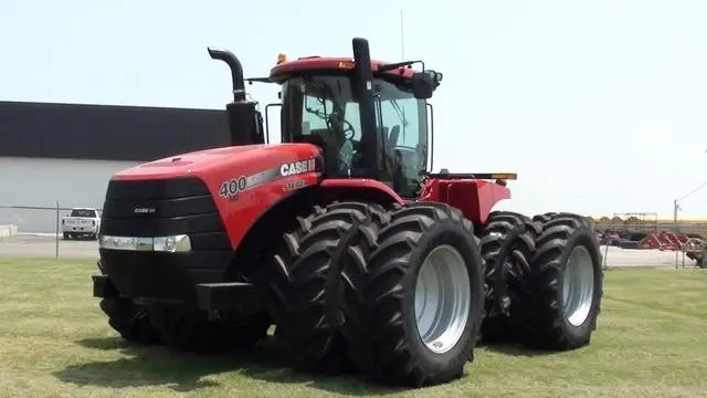 Фото сільськогосподарського трактори Case з Європи