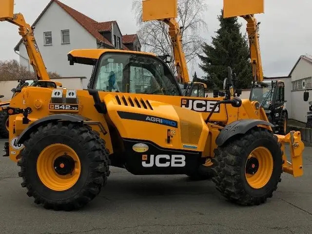 Телескопический погрузчик JCB AGRI Pro