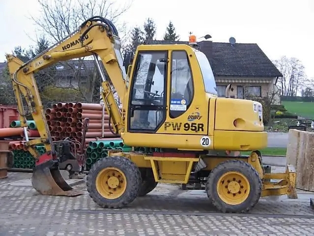 Фото маленького японского экскаватора Komatsu в Украине