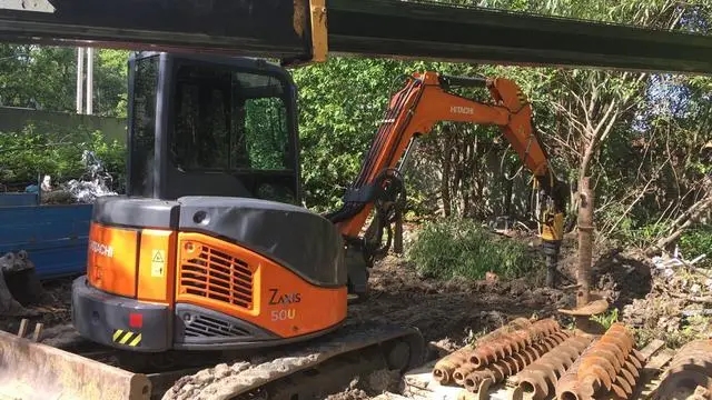 Фото мини экскаватора Hitachi в Украине